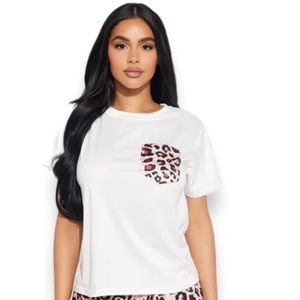NWOT Women’s white Pj top Leopard pocket detail Size L